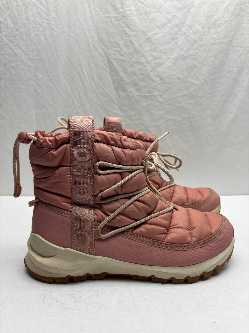 The North Face Pink Quilted Winter Boots - Cozy Puffer Style, SZ 9, box 69 - Picture 2 of 9